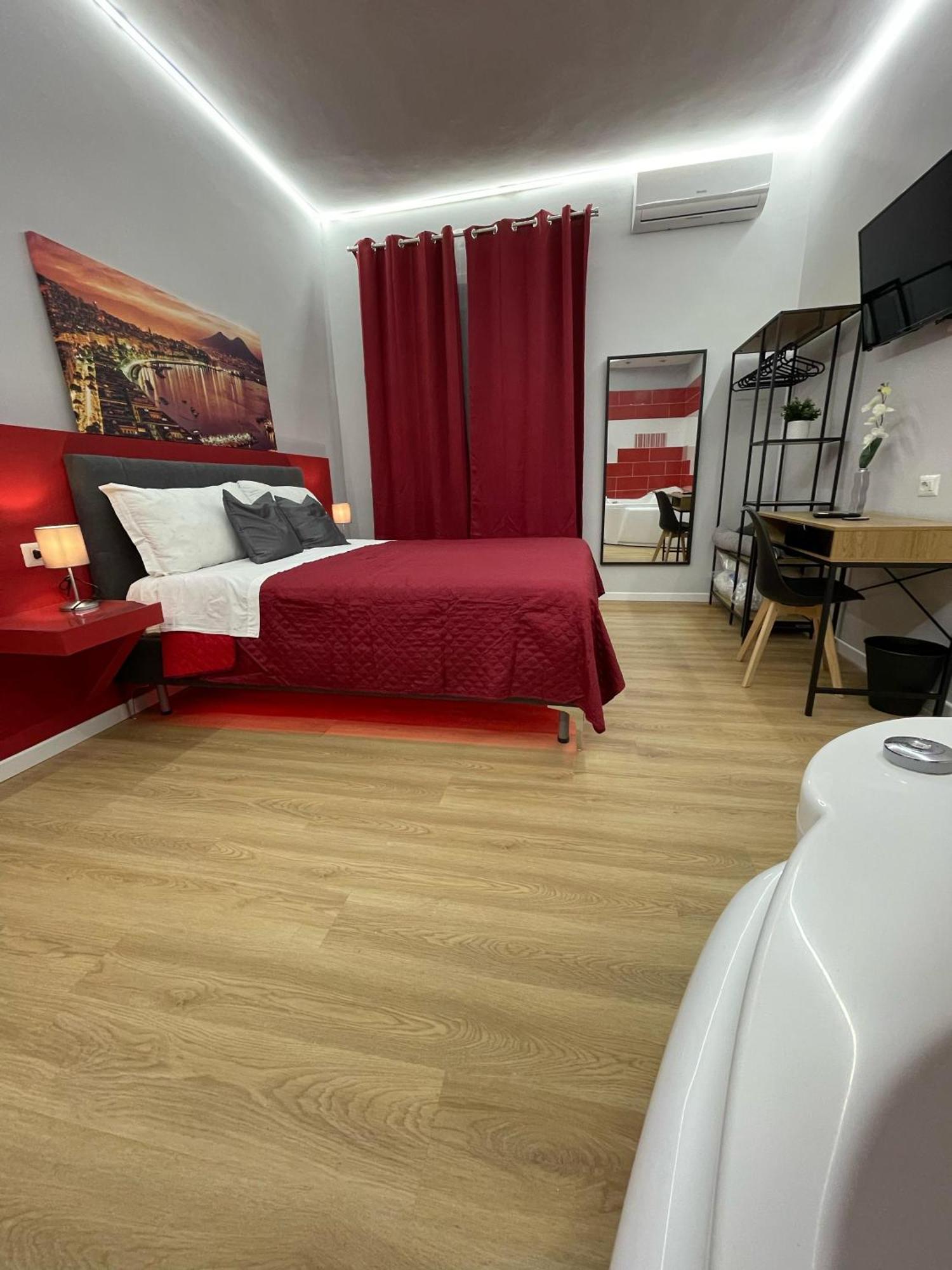 Vomero Suite And Deluxe Room B&B Napoli Екстер'єр фото