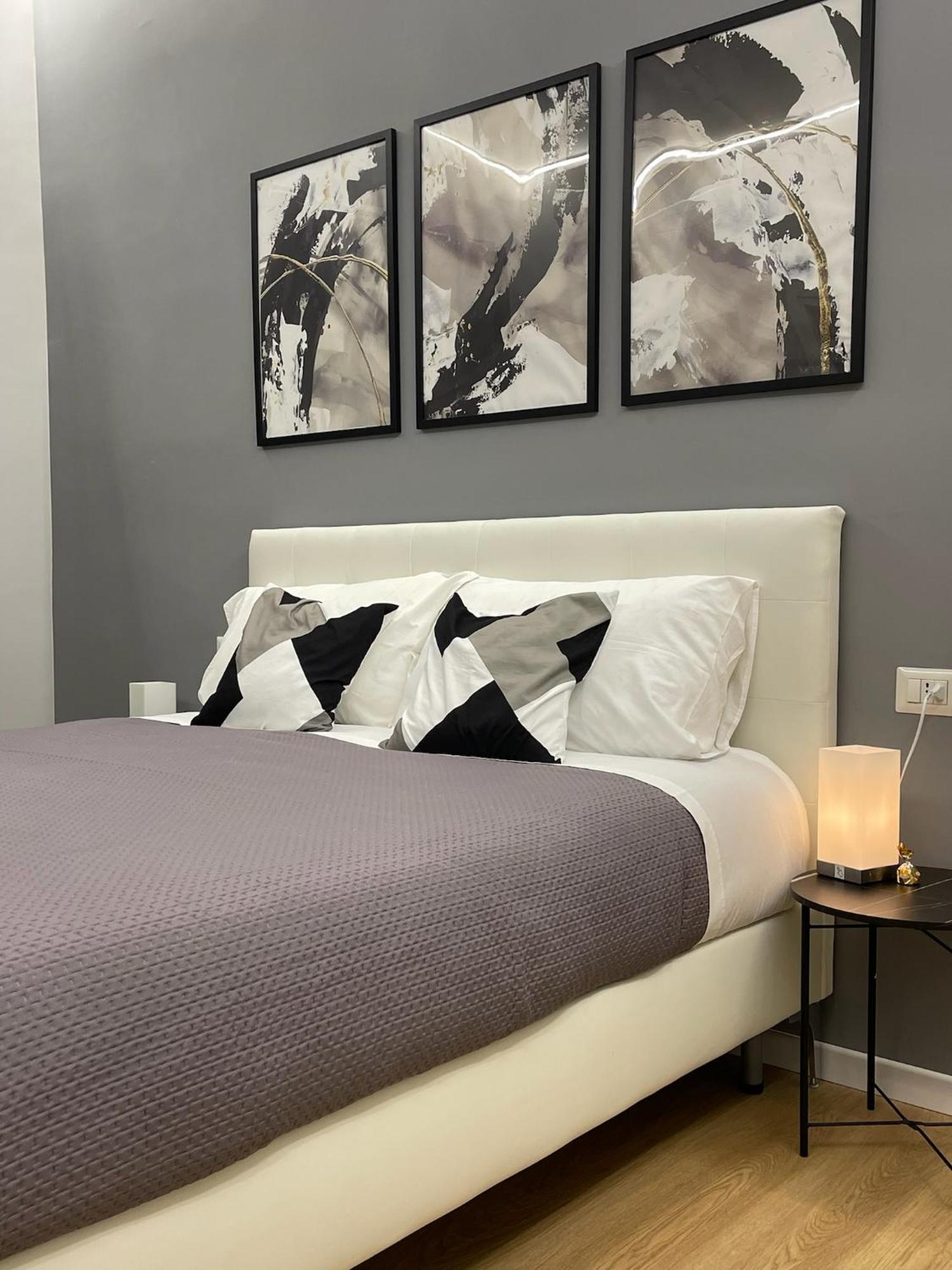 Vomero Suite And Deluxe Room B&B Napoli Екстер'єр фото